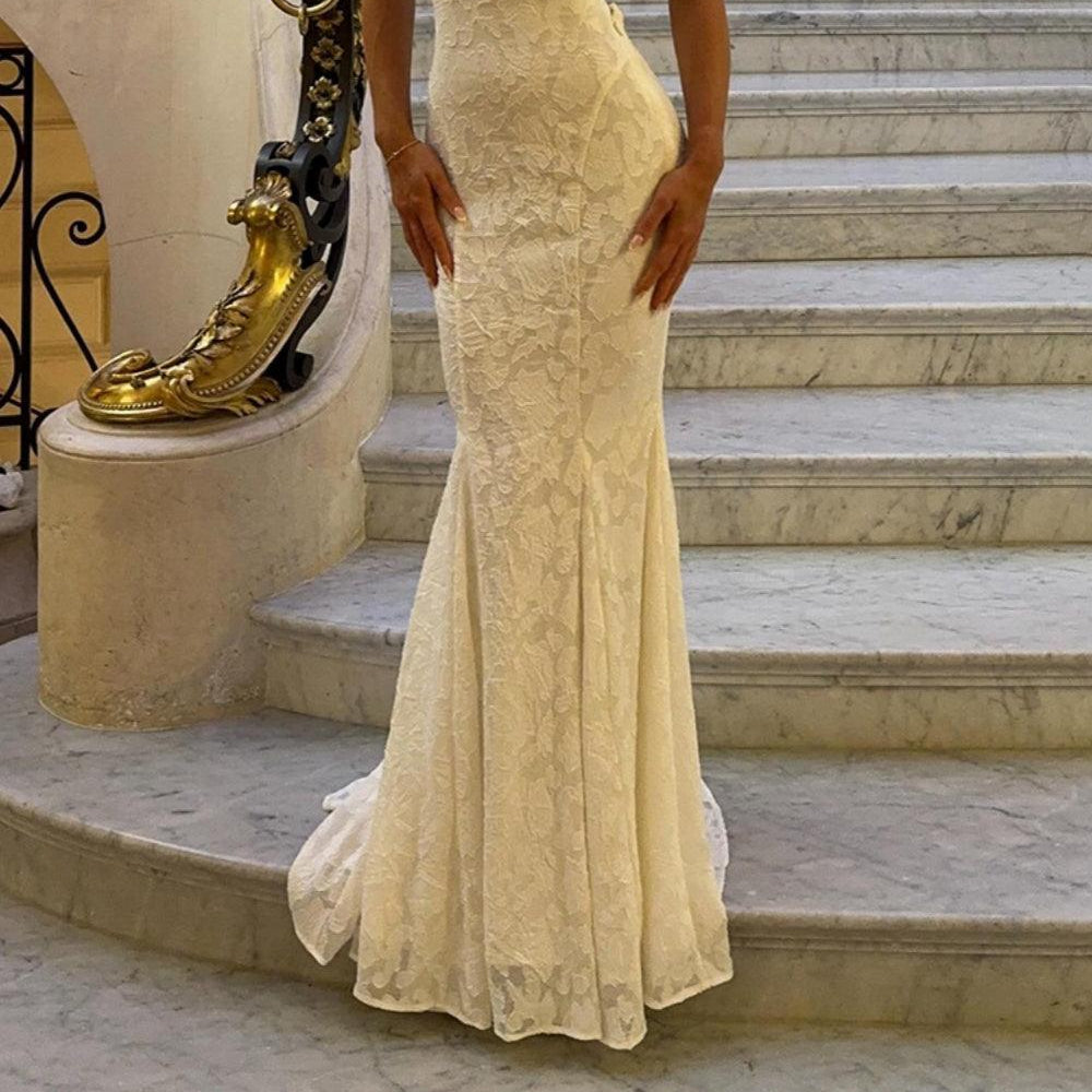 Long Mermaid Dress with Straps at the Back for an Elegant Look