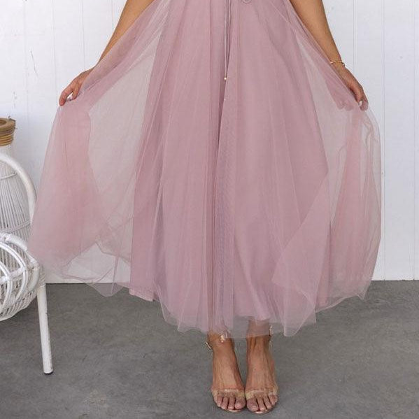 Elegant Maxi Dress with Straps in Chiffon for a Modern Princess Party