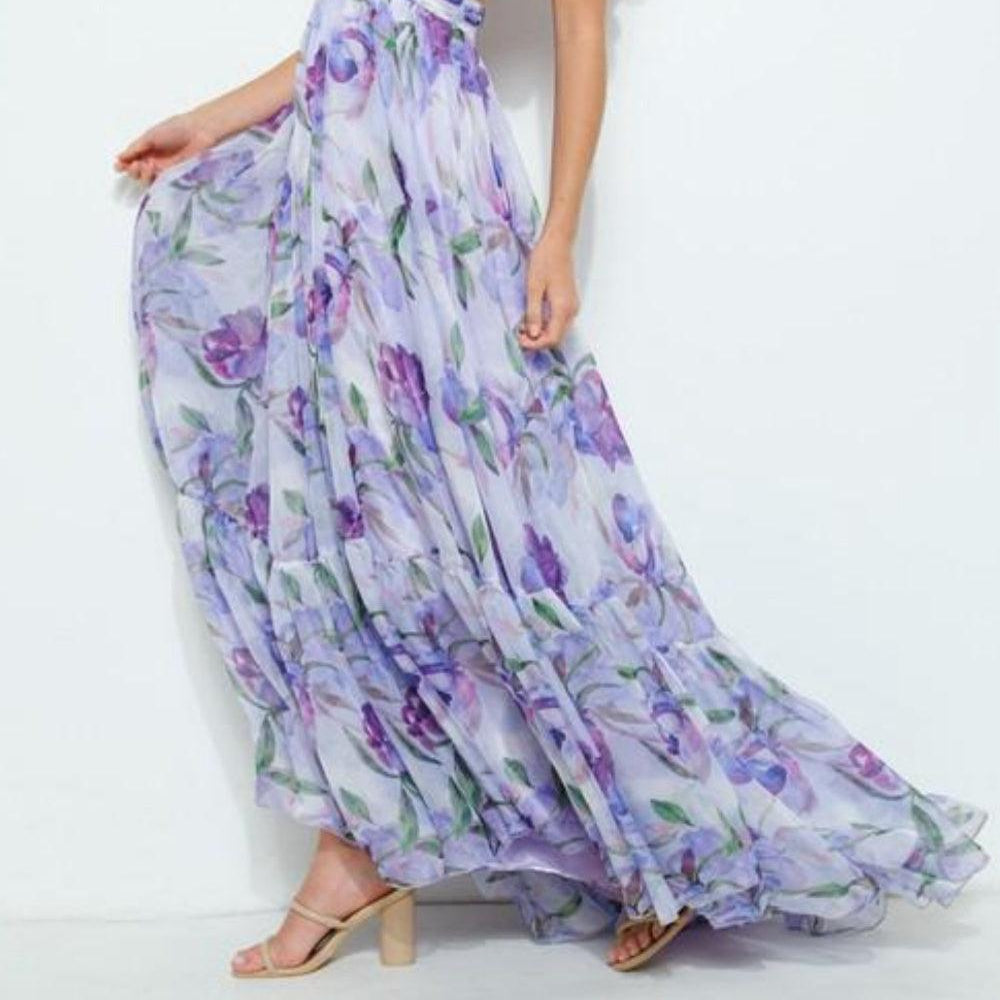 Women's Printed Maxi Dress without a Deep Neckline for an