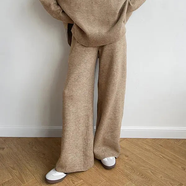 Women's Cozy & Sophisticated Pantsuit – Warmth Meets Style