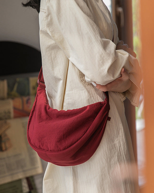 Chic Crossbody Bag: Sleek, Compact, and Practical