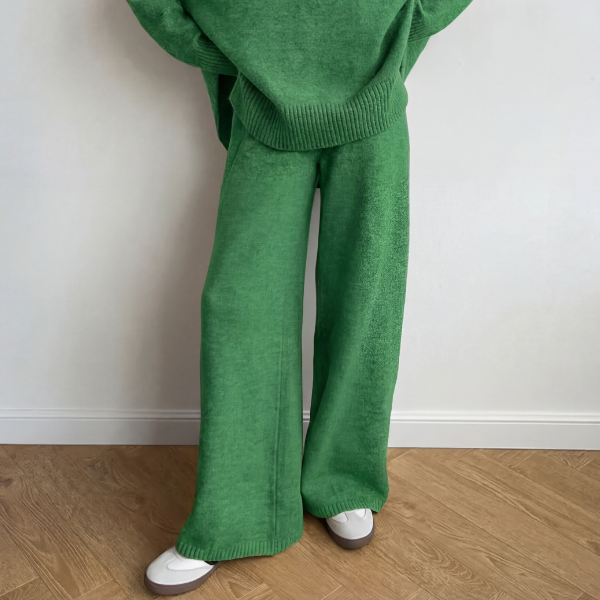 Women's Cozy & Sophisticated Pantsuit – Warmth Meets Style