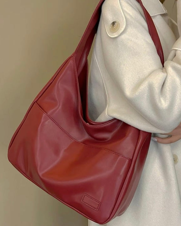Chic Handbag with Generous Storage Space