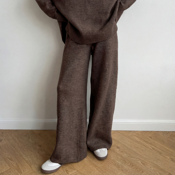 Women's Cozy & Sophisticated Pantsuit – Warmth Meets Style