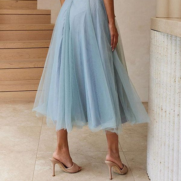 Elegant Maxi Dress with Straps in Chiffon for a Modern Princess Party