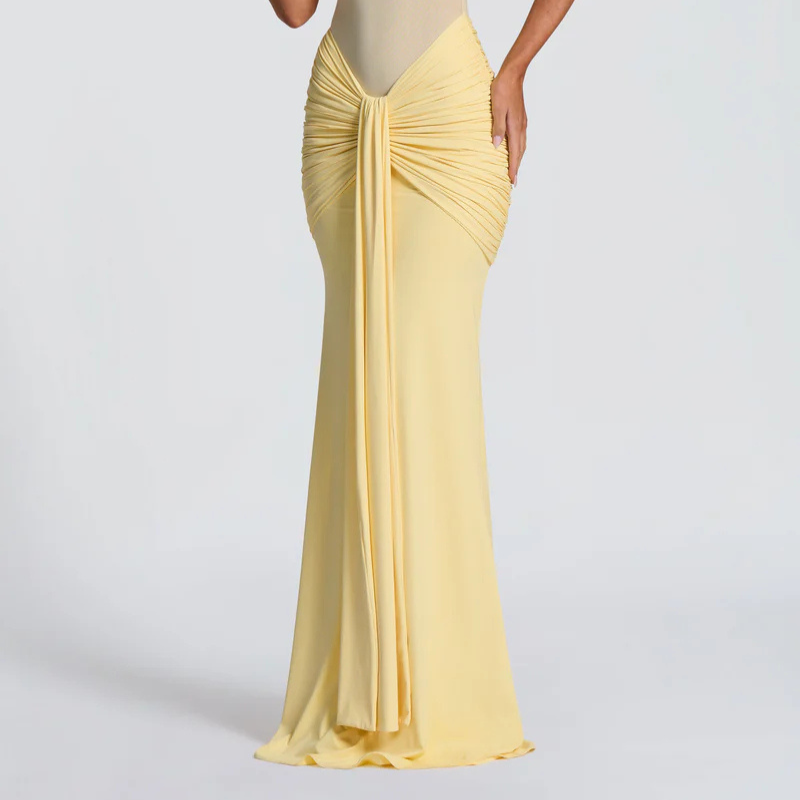 Timeless Hourglass Gown — Glamorous Silhouette & Elegant Detailing