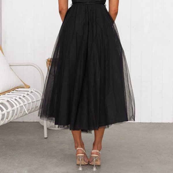 Elegant Maxi Dress with Straps in Chiffon for a Modern Princess Party