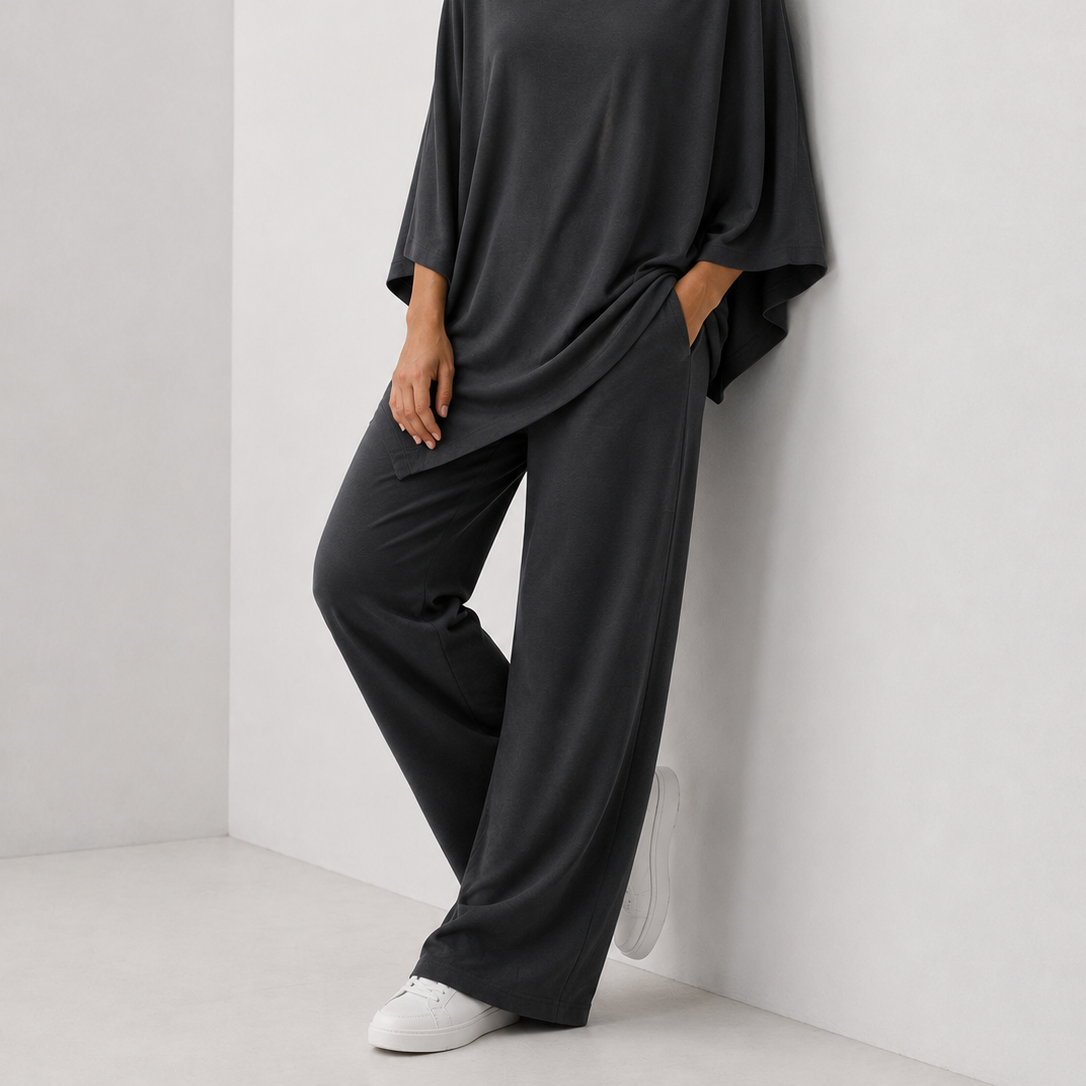 Two-Piece Set : Alyris Women's Two-Piece Poncho Set – Cowl Neck Top & Straight-Leg Pants in Gray van DUUWE