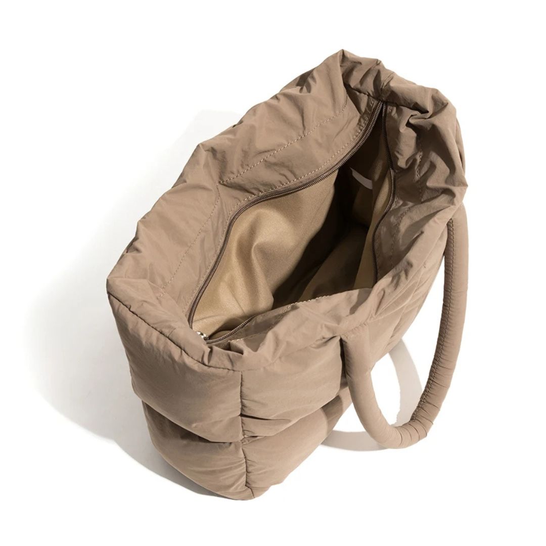 Chic Women's Padded Shoulder Bag – Modern, Comfortable Design