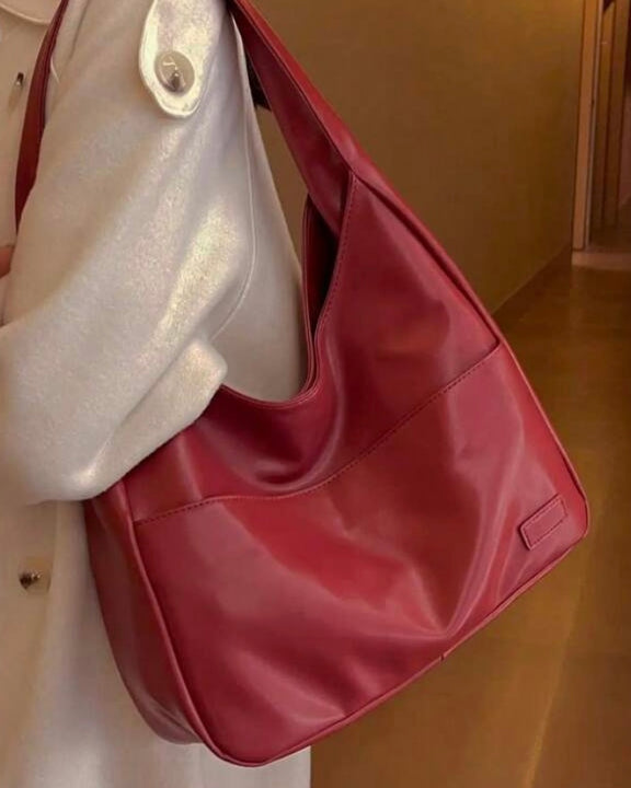 Chic Handbag with Generous Storage Space