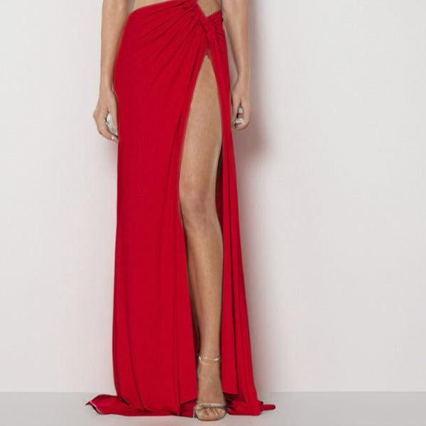 Sleeveless pleated dress with V-neck, hollow knot, and elegant slit