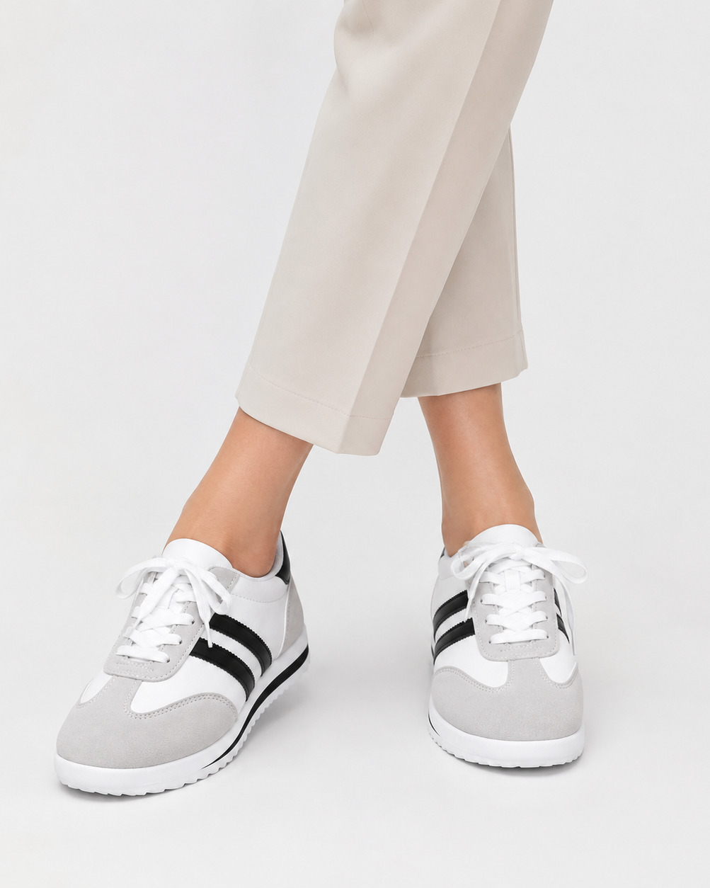 Retro Casual Sneakers – Lightweight Lace-Up Everyday Shoes