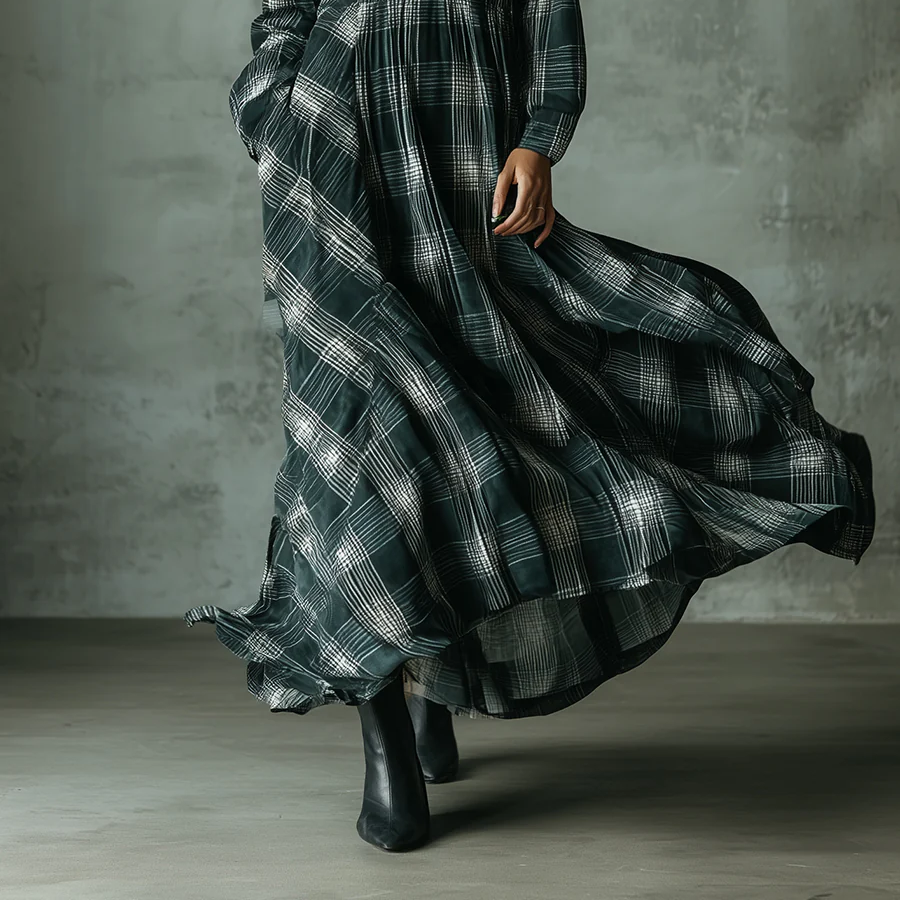 Women's Vintage Maxi Dress in Dark Green Plaid Cotton Blend