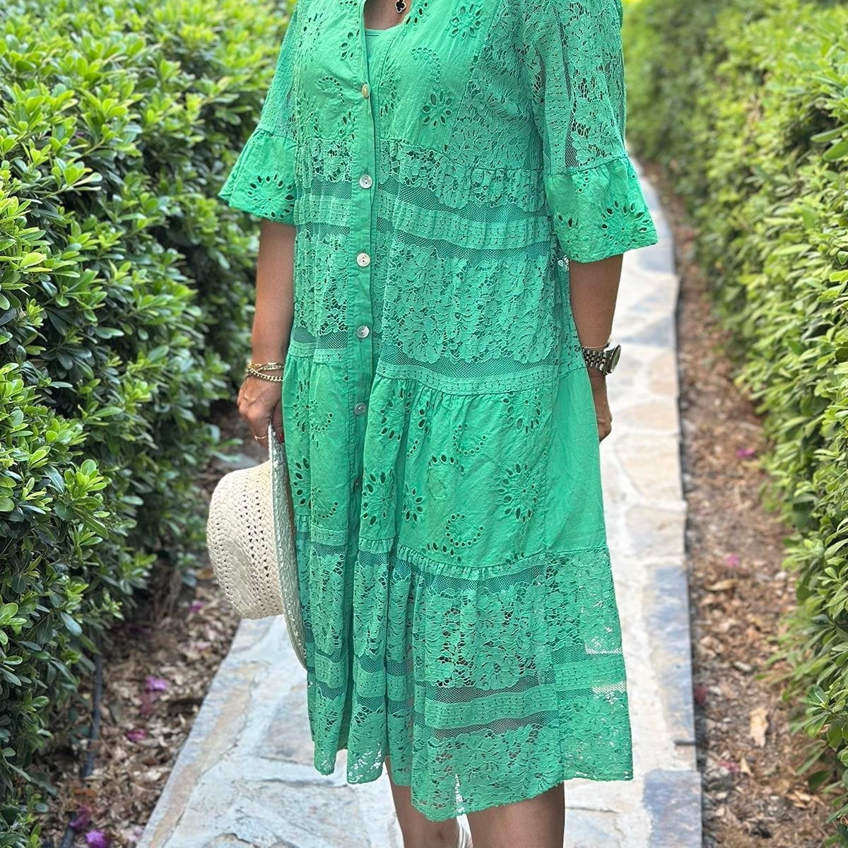 An elegant, timeless dress with refined detailing Red | DUUWE