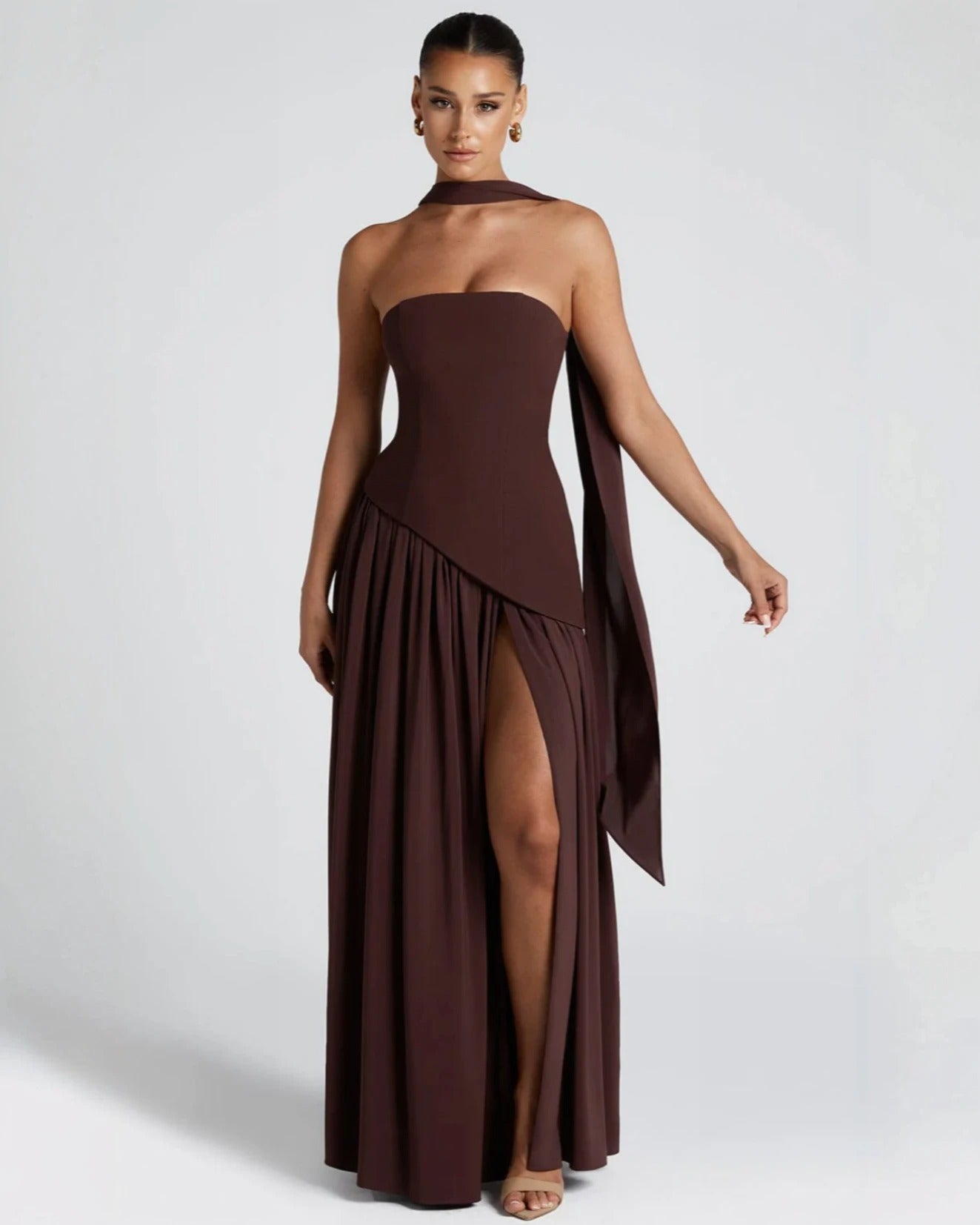 Chic Slit Maxi Dress - Effortless Elegance in a Sleek Silhouette