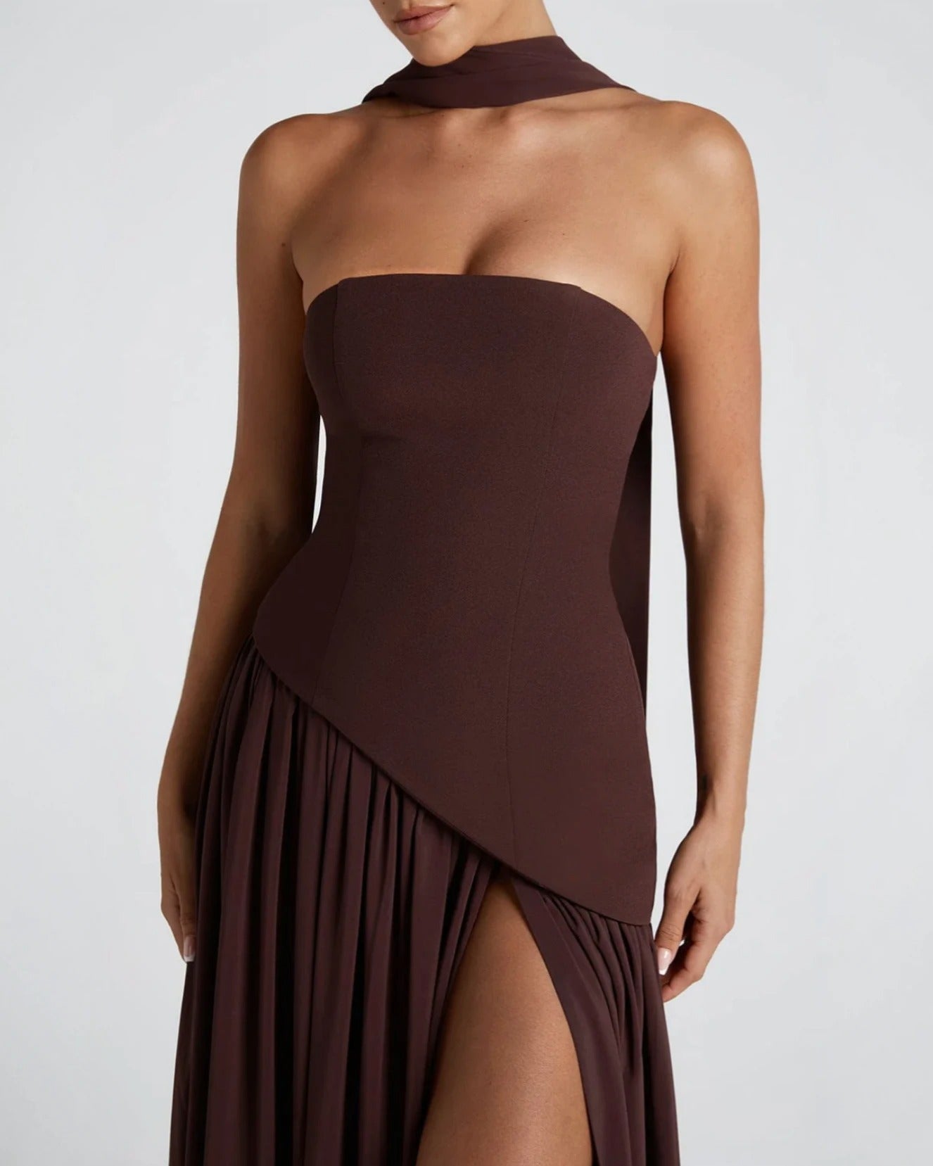 Chic Slit Maxi Dress - Effortless Elegance in a Sleek Silhouette