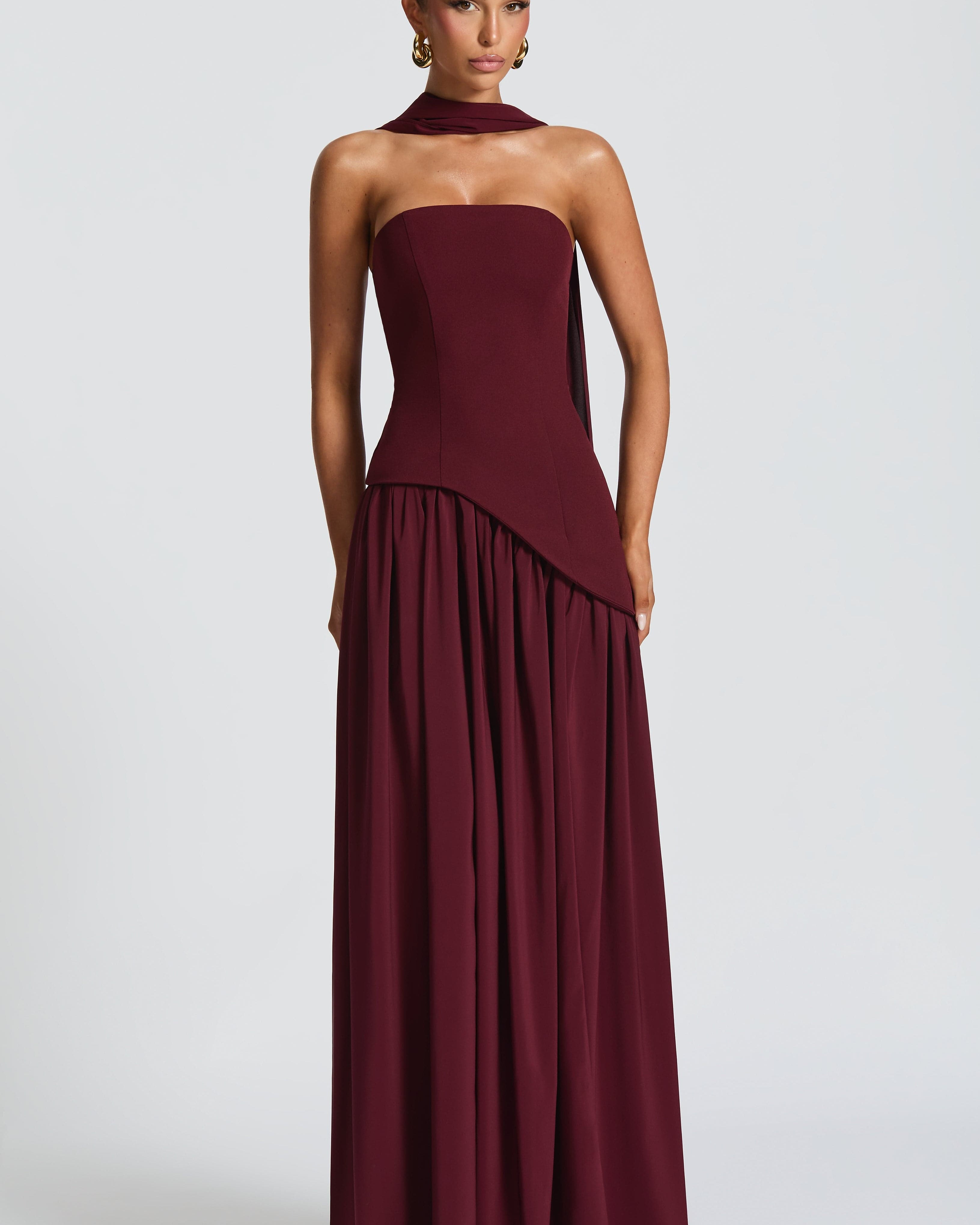 Chic Slit Maxi Dress - Effortless Elegance in a Sleek Silhouette