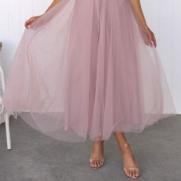 Elegant Long Dress with Straps in Chiffon for a Modern Princess Party
