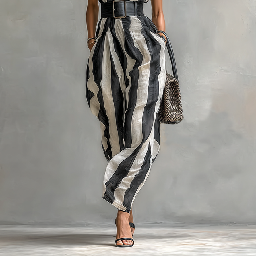Women's Glamorous Maxi Dress with a Sophisticated High Neck and