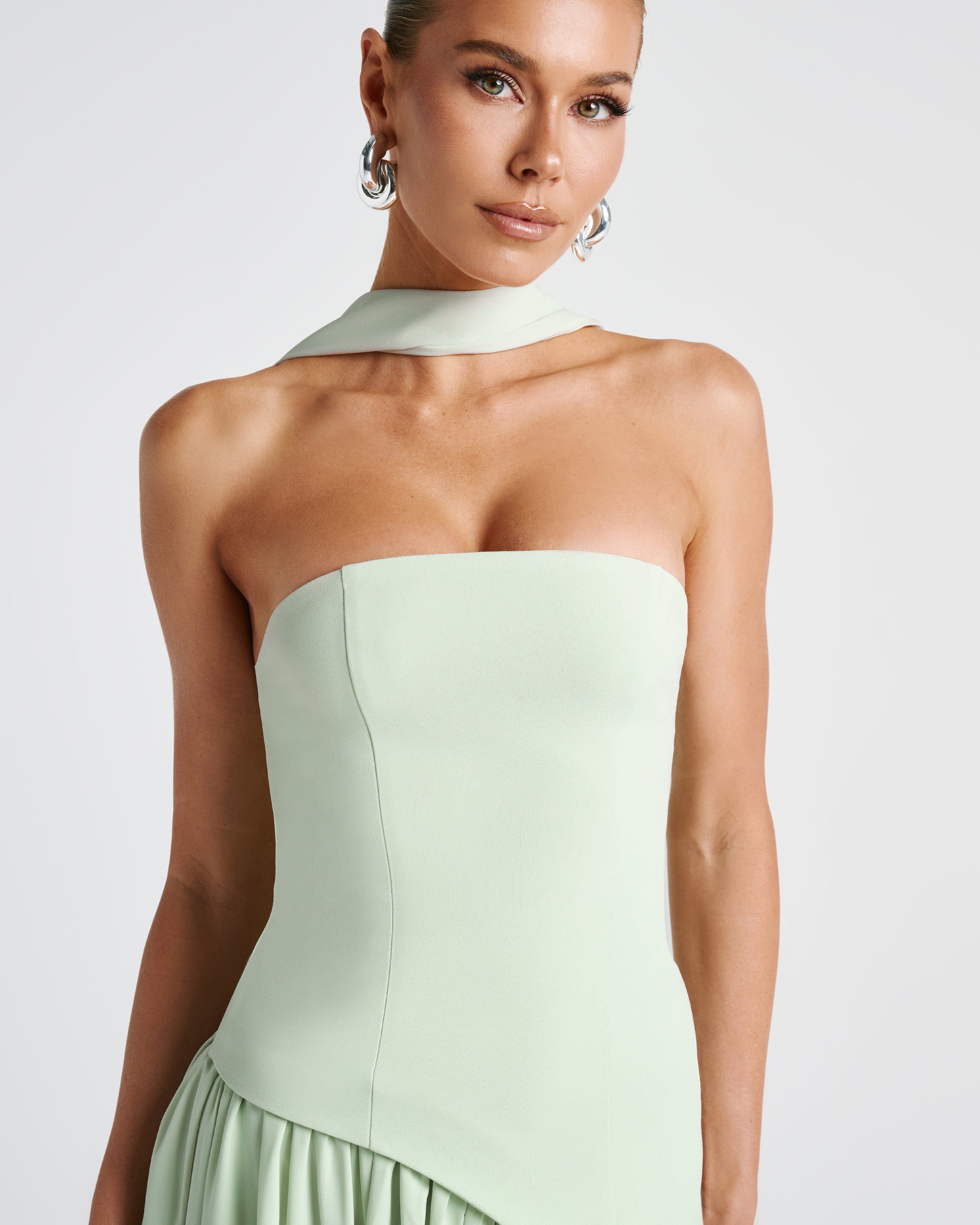 Chic Slit Maxi Dress - Effortless Elegance in a Sleek Silhouette