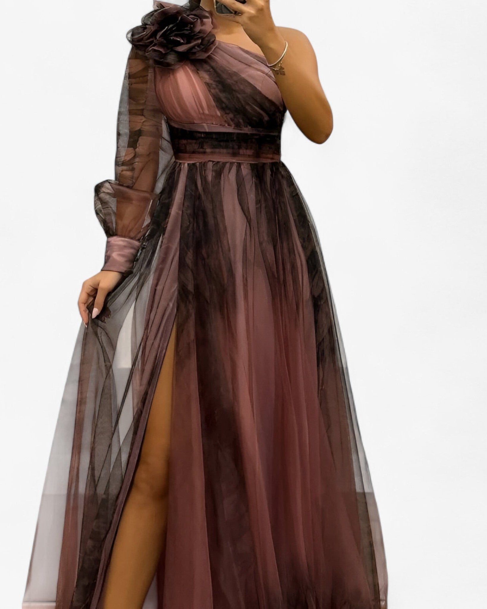 Alma Maxi Dress – Elegant, Unique & Effortlessly Chic Red | DUUWE