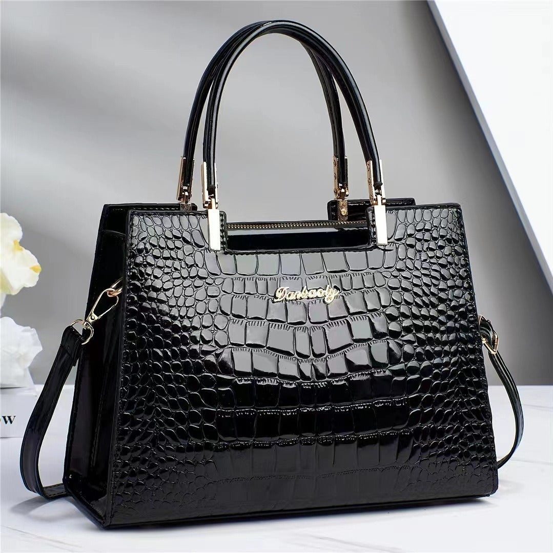 Lustrous Handbag – Radiant Shine for Any Occasion