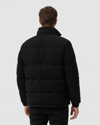 Chaqueta negro de hombre moderna de invierno