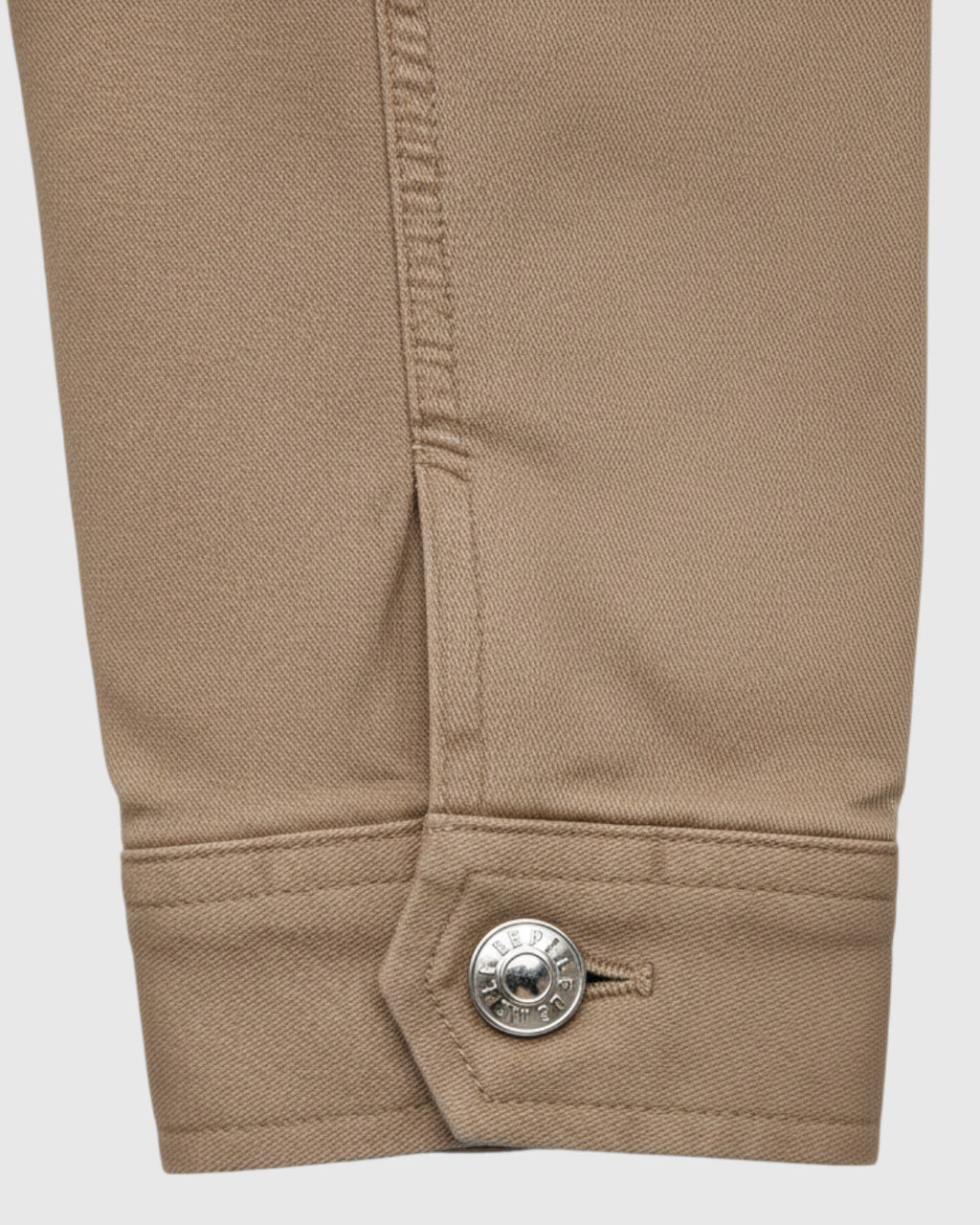 Chaqueta de hombre con cremallera y cuello solapa