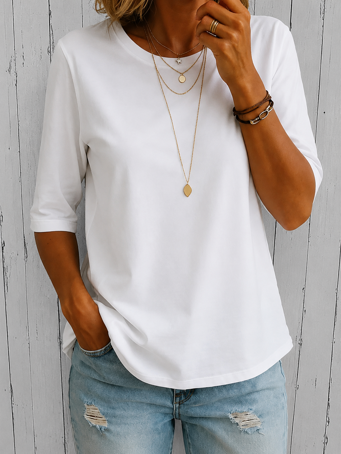 Clothing > T-Shirts : Calvera | Essential Comfort Tee in van DUUWE