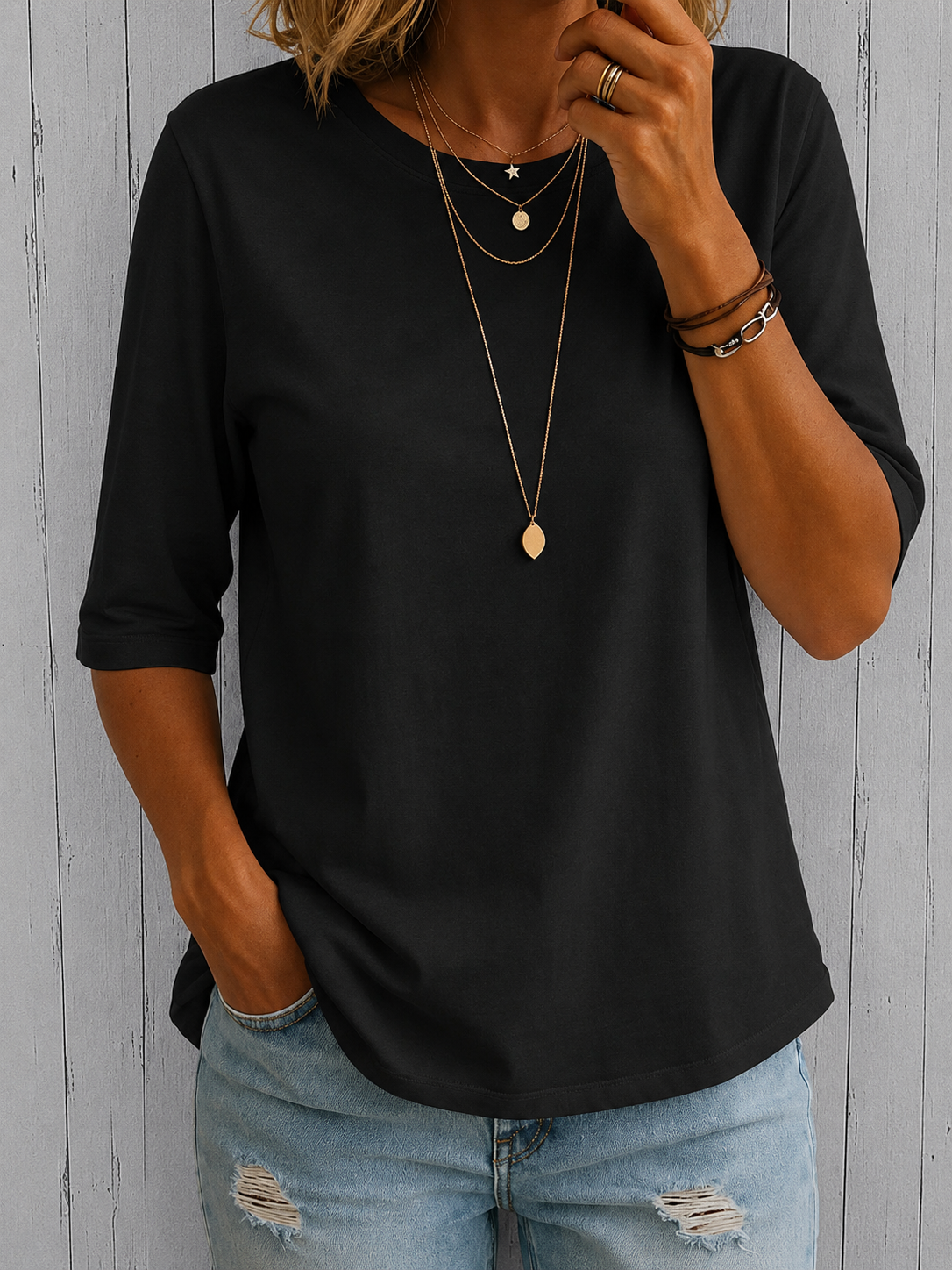 Clothing > T-Shirts : Calvera | Essential Comfort Tee in van DUUWE