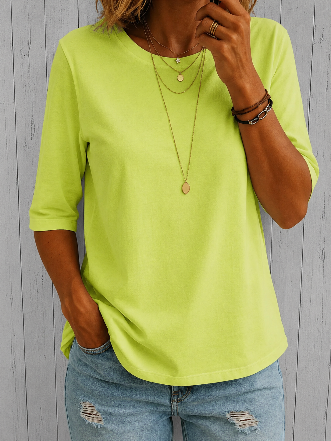 Clothing > T-Shirts : Calvera | Essential Comfort Tee in van DUUWE
