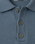 Jersey polo de punto con hombros caídos para hombre – azul empolvado