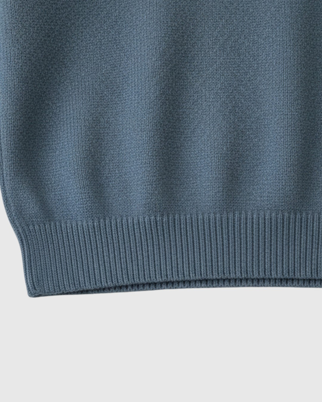 Jersey polo de punto con hombros caídos para hombre – azul empolvado