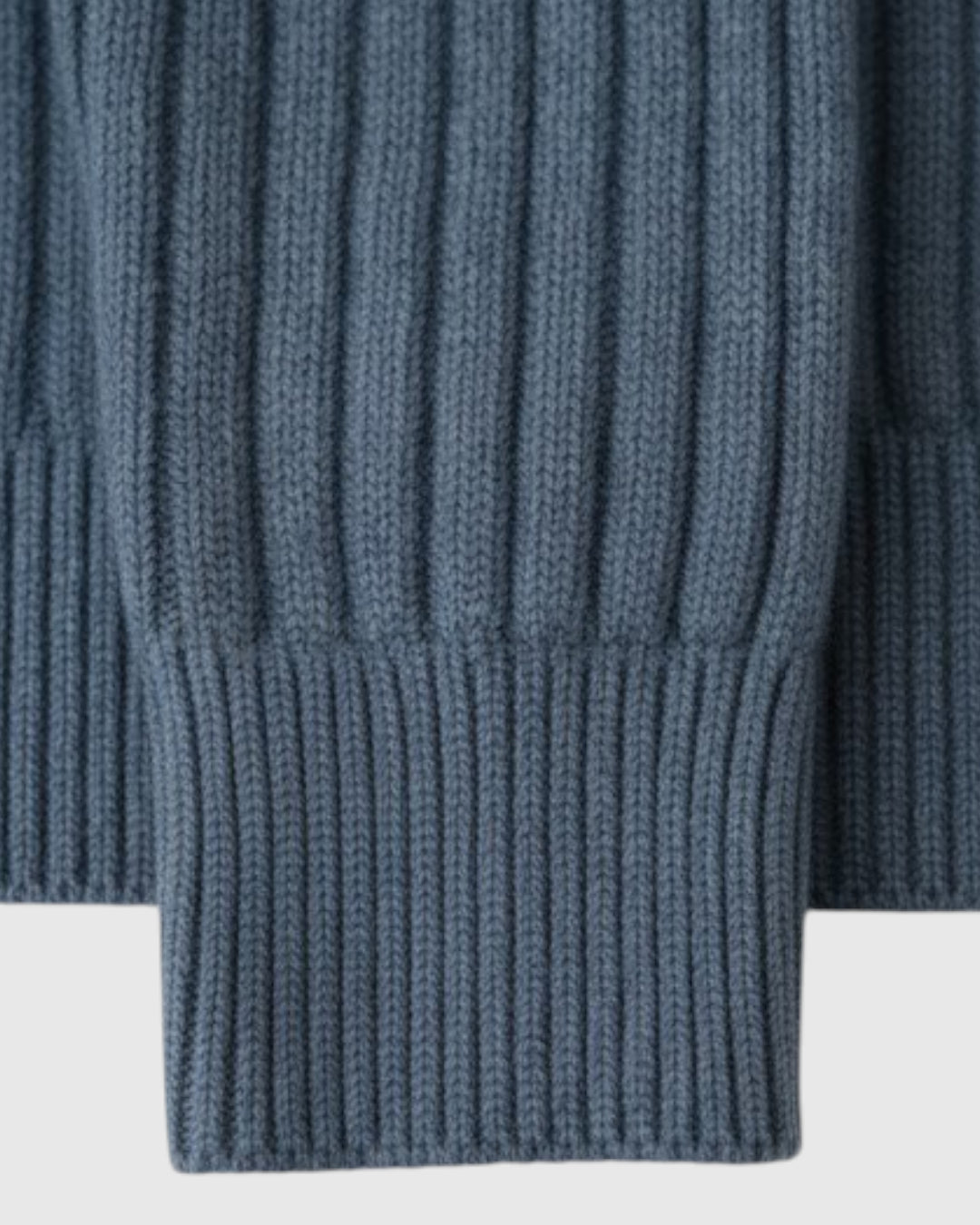 Jersey de hombre con cuello alto y cremallera