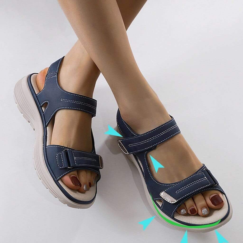 : Walking Sandals with Double Strap - Lightweight, Secure Fit in Blå van Freya Kobenhavn